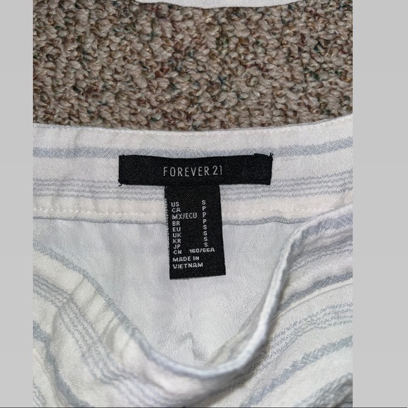 Striped Skirt And Crop Top Set - Picture 2 of 4